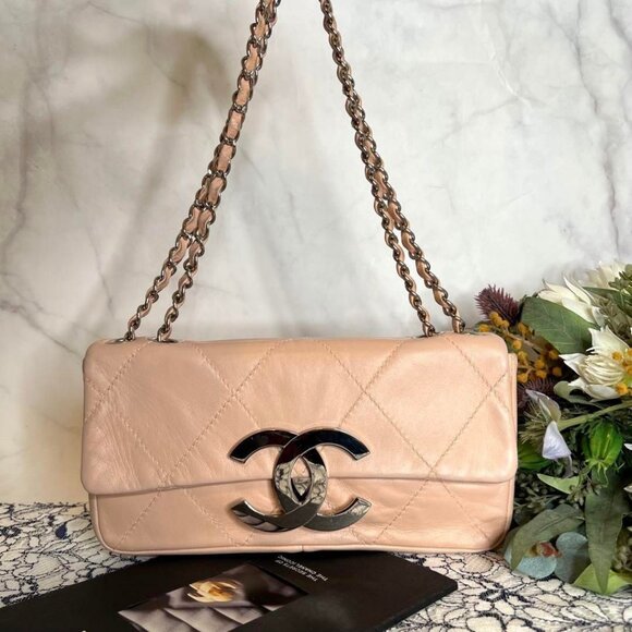 Authentic CHANEL Vintage Quilted Extra Large Jumbo Flap Bag White Nappa Leather - Picture 4 of 12